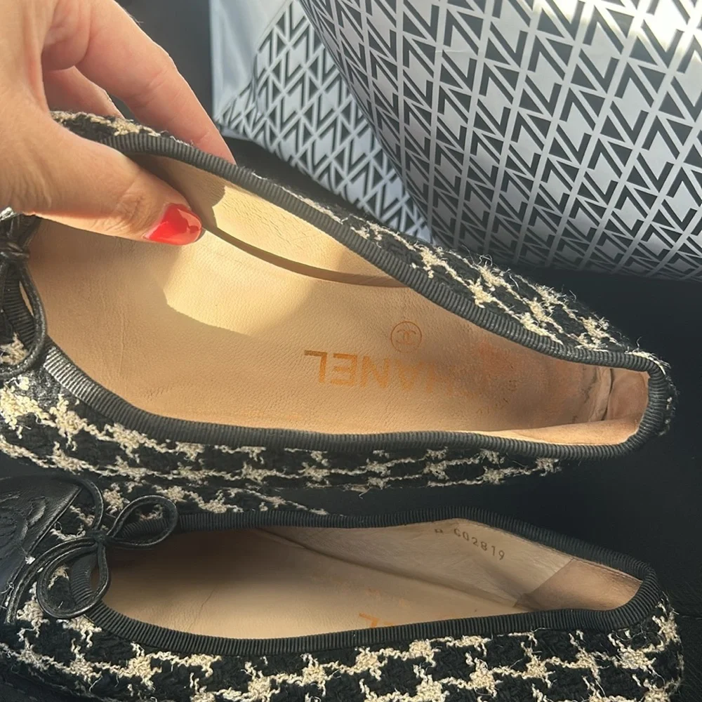 $100 v e nmo Chanel vintage ballet flats - Picture 6 of 6